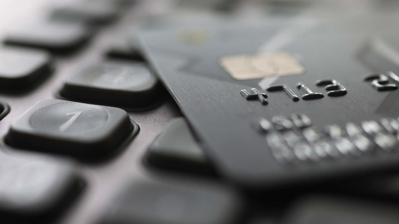 ¿Qué deben hacer los autónomos cuando son víctima de un fraude con una tarjeta bancaria?