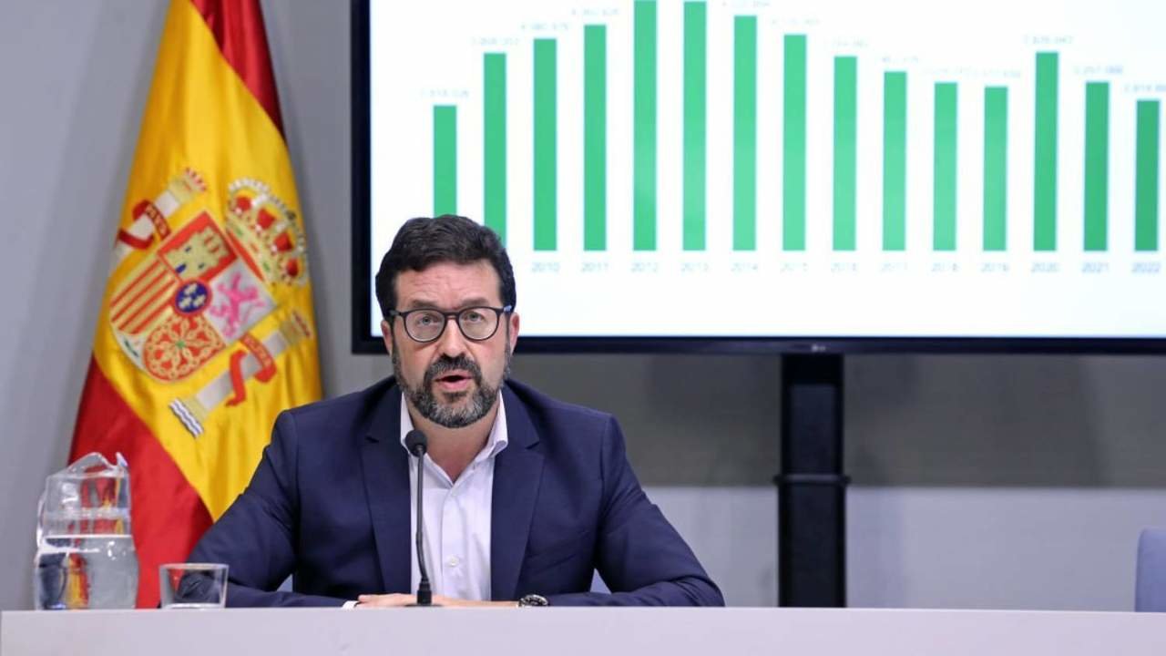 Trabajo acepta que los negocios apliquen la reducción de jornada de forma flexible, como propuso CEOE.