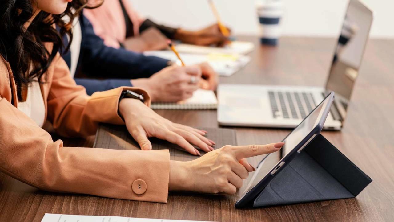 Nuevas ayudas para que los colegios profesionales impartan formación en digitalización a los autónomos.