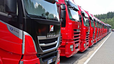 Tráfico publica las restricciones a camiones en España para 2024 -  Fenadismer